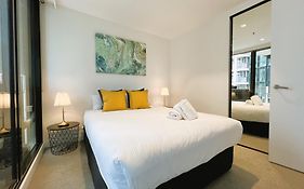 2Br 1 Bath, Dockland, Marvel Stadium, Spacious